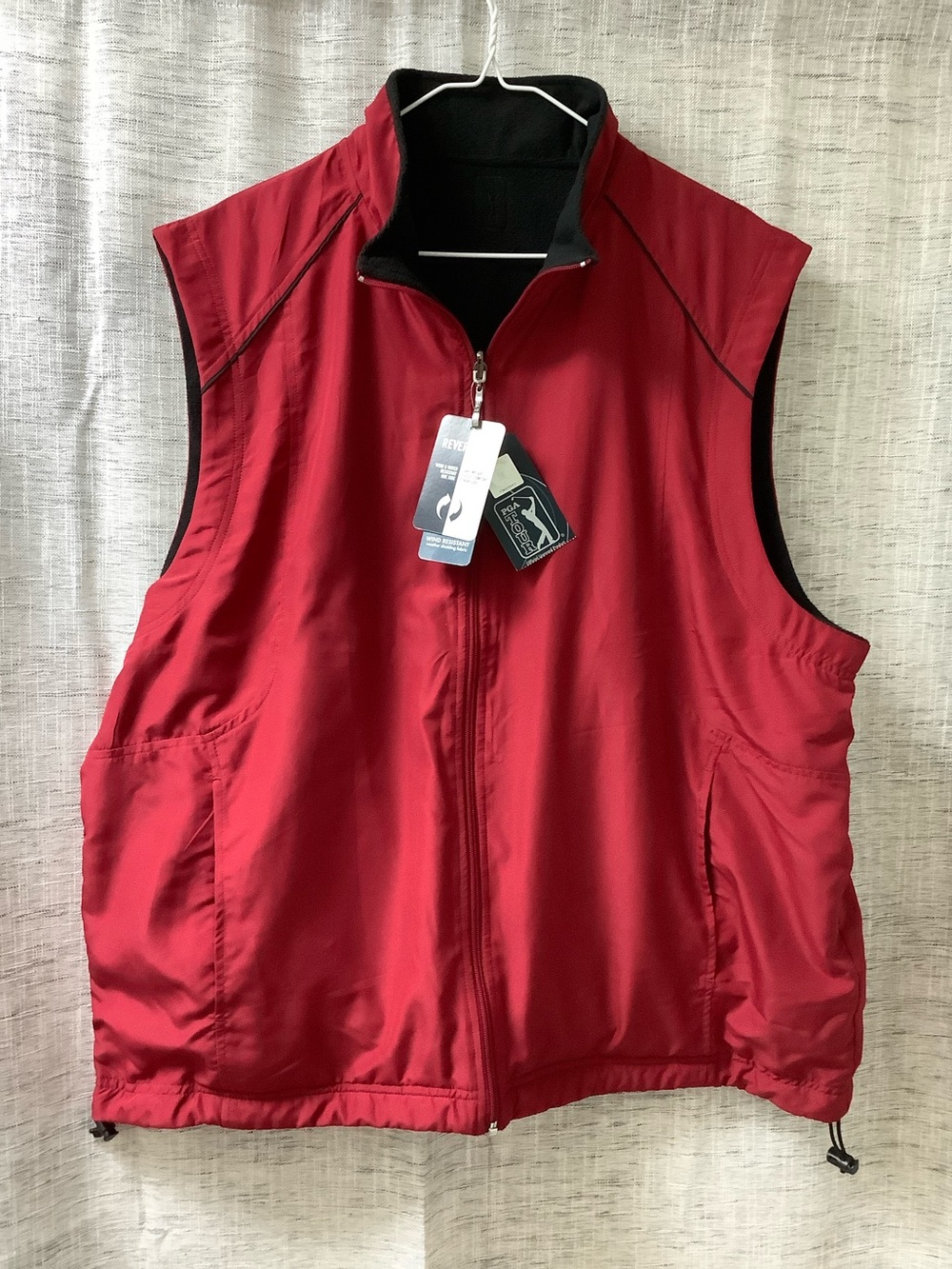 Soft red PGA TOUR Wind Resistant vest, reversible, Men's XL, light fleece lining